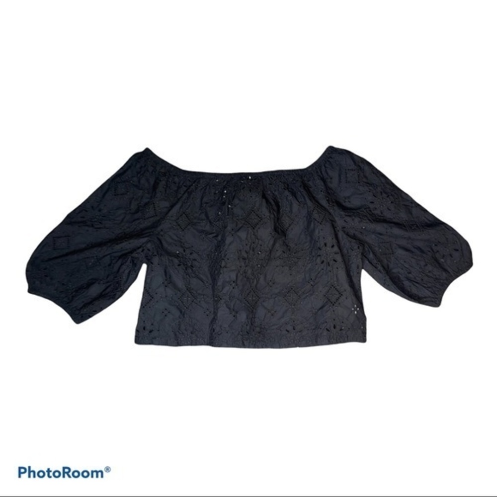 New! Gap Black Eyelet Blouse
